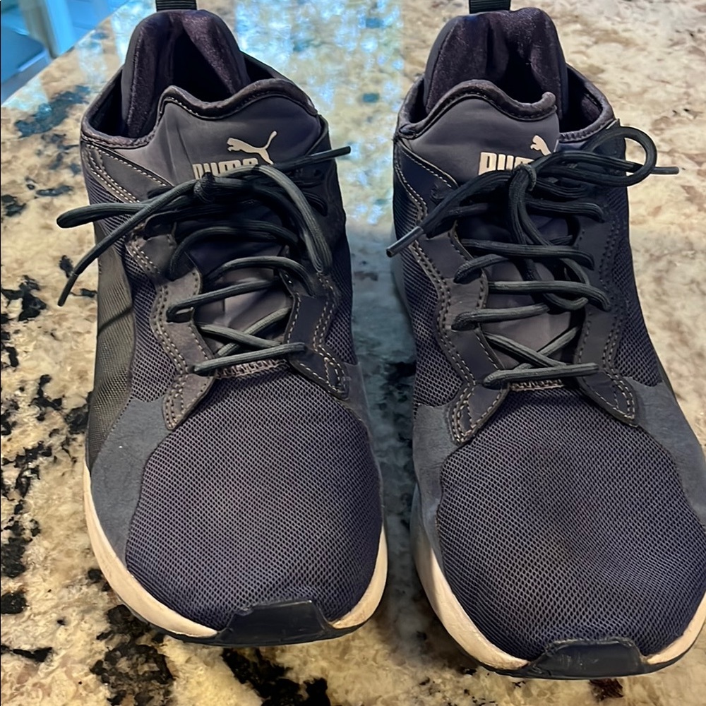 Puma Black Athletic Shoes with Sleek Design and Breathable Fit